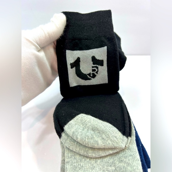 TRUE RELIGION MENS 5 PACK CREWS SOCKS BLACK, GREY, NAVY BLUE, SIZE 8-12.5 - Picture 7 of 11